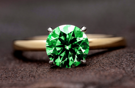 London Emerald Solitaire